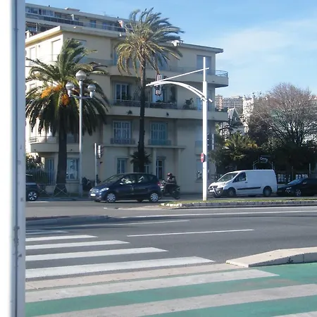 Henriiv Apartment Nizza