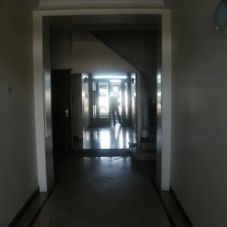 Henriiv Apartment *